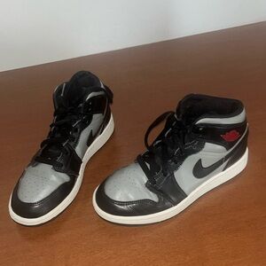 Nike Air Jordan size 4Y black and grey